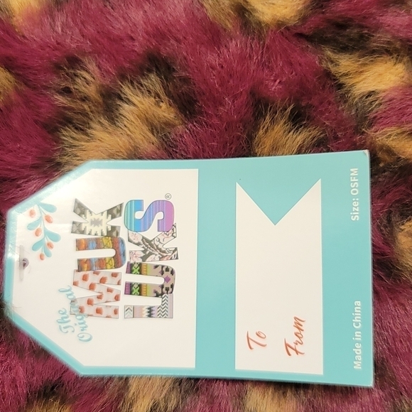 Muk Luks Maroon Printed Infinity Scarf - OS - Picture 3 of 5